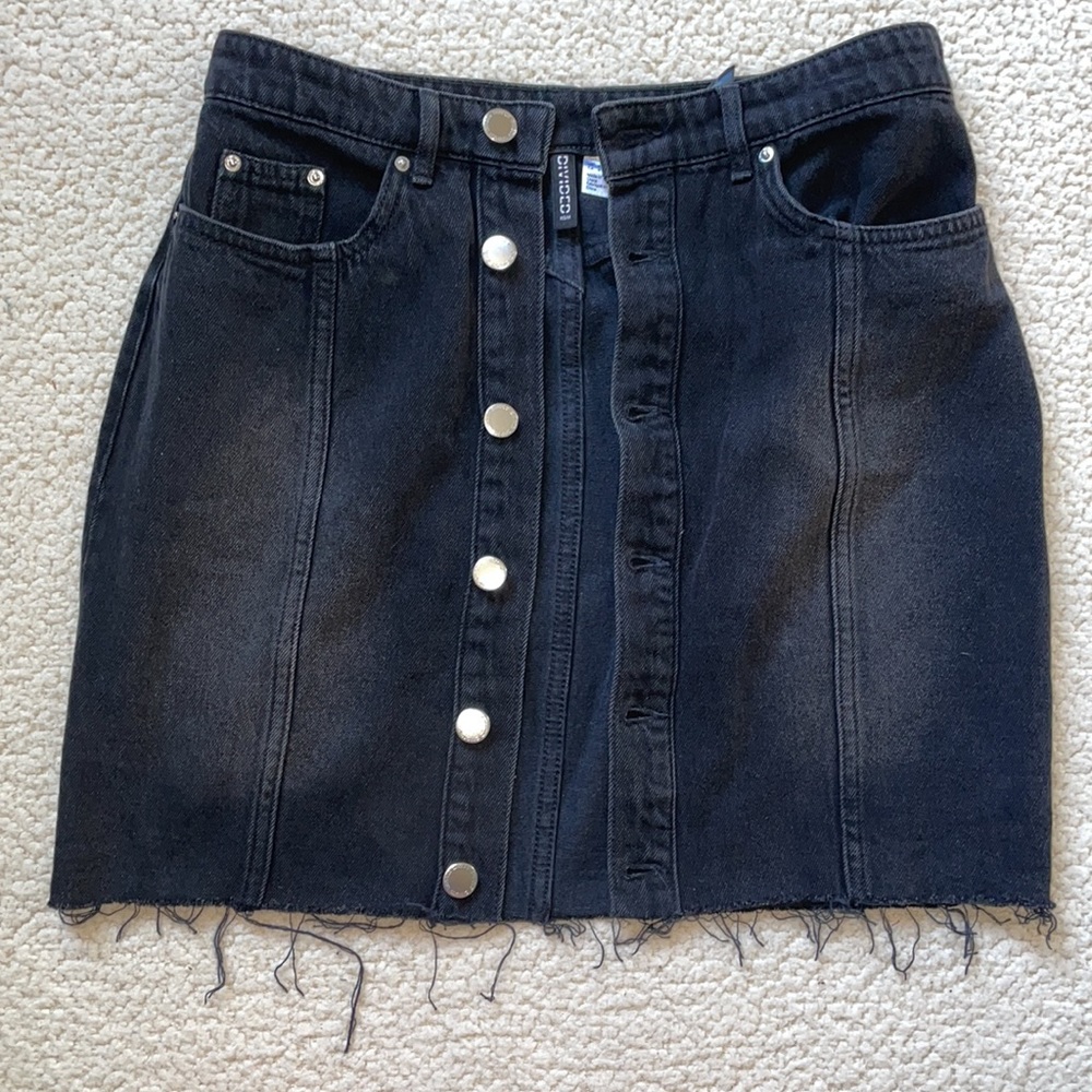 Divided by H&M Edgy Black Denim Skirt Size 6 - Picture 6 of 8